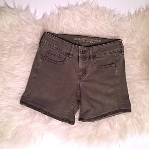 American Eagle shorts “Midi” green 4